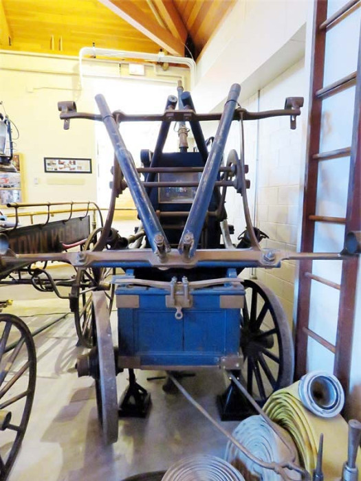 1830 hand pumper 1