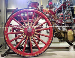 1904 metropolitan steam fire engine wheel