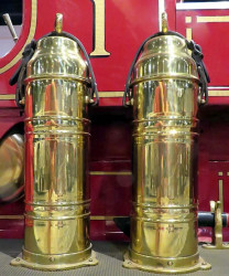 1915 brockway chemical and hose truck 6