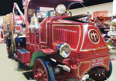 1920 Mack Wrecker