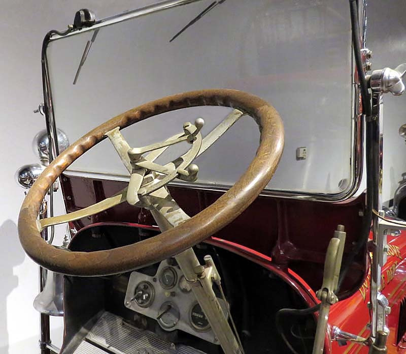 1927 seagrave  standar  fire engine 4