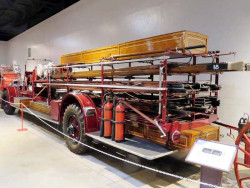 1928 seagrave city service ladder truck 8