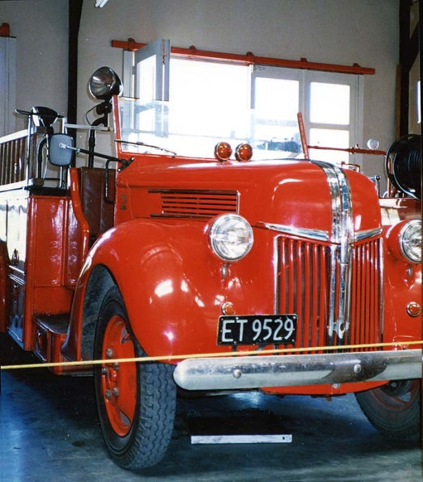 1942 ford  2  2