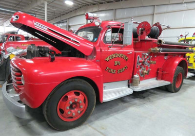 1949 Ford F7