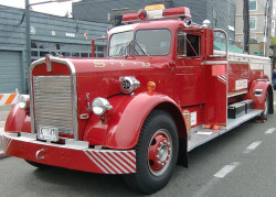 1950 kenworth city service ladder truck